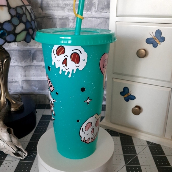 Cold cup. Spooky melting conchas & pan dulce. With straw & topper - Picture 8 of 8